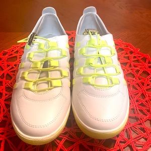 Sporty slide on sneakers